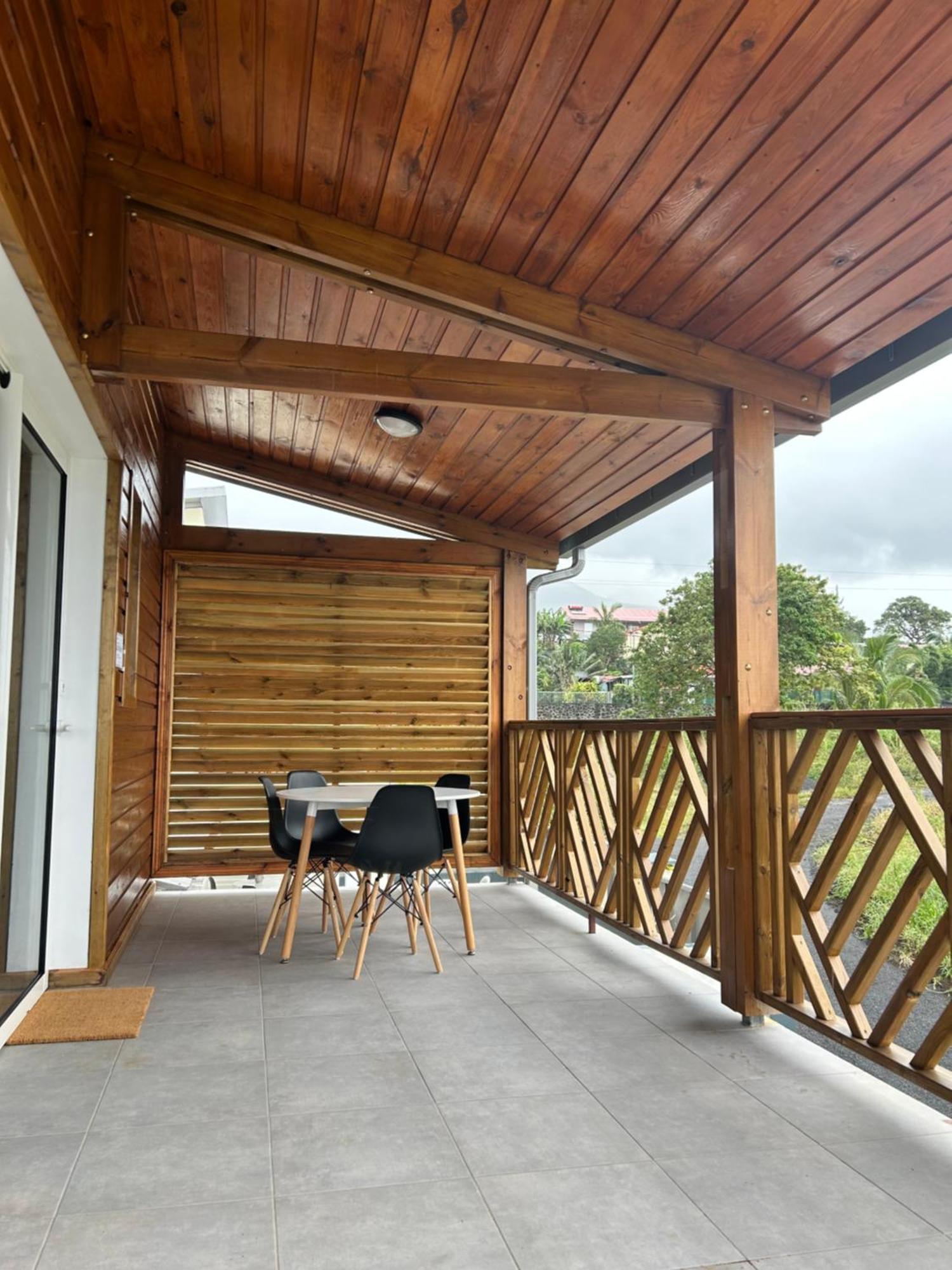 Logement Emeraude Sainte-Rose Exterior photo