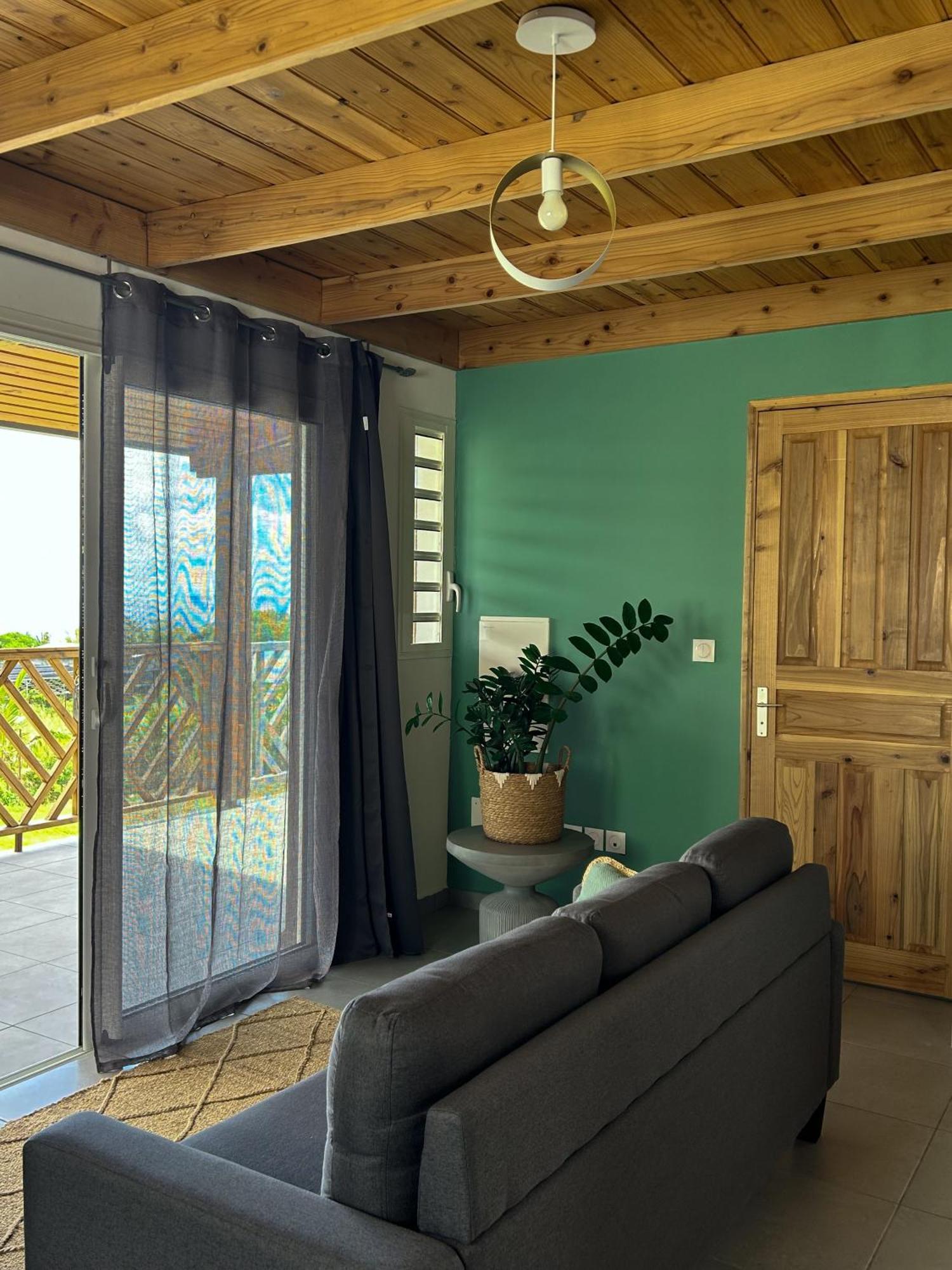Logement Emeraude Sainte-Rose Exterior photo